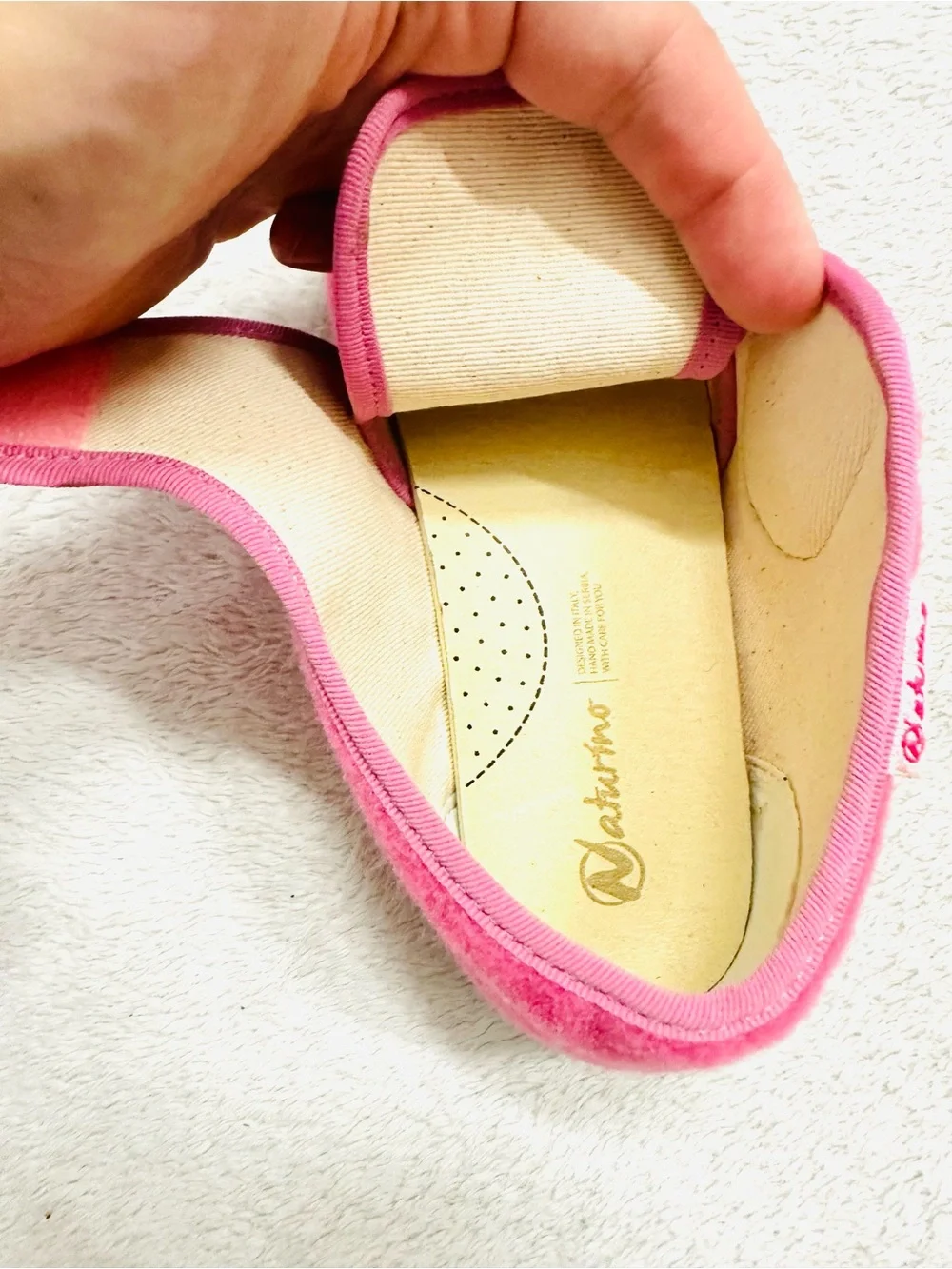 Naturino Girls Fashion House Cute Slippers Size 11 Pink Excellent Condition